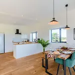 2-bed Modern - Outstanding Country Views * Harrogate